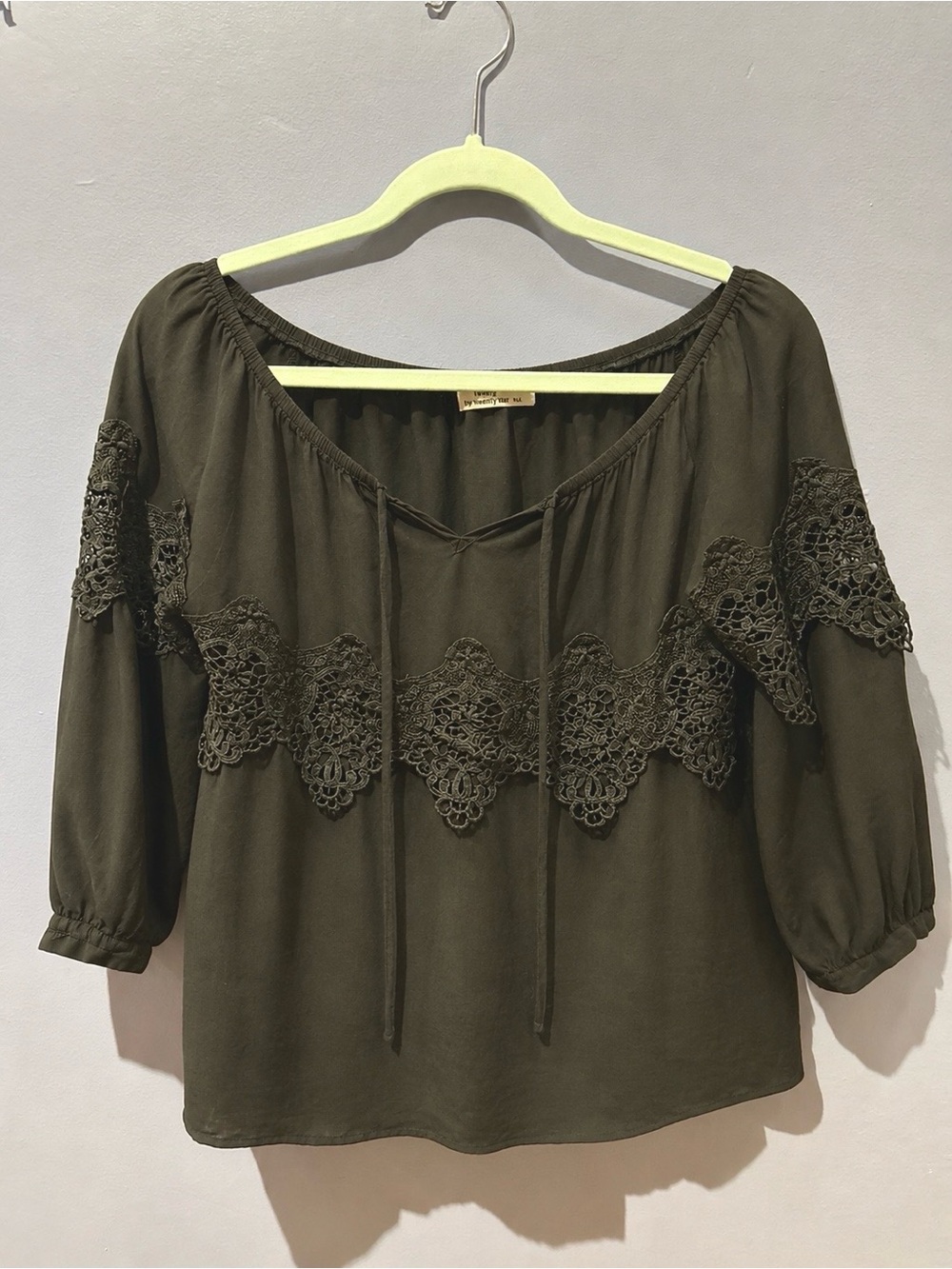 Black Lace Off-the-Shoulder Blouse — Size M/L